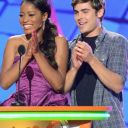 zac-efron-2012-kca-15.jpg