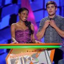 zac-efron-2012-kca-6.jpg