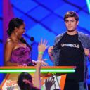 zac-efron-2012-kca-7.jpg