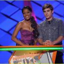 zac-efron-ashley-tisdale-kca-2012-10.jpg