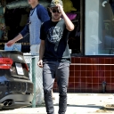 zac-efron-lunch-with-dylan-14.jpg