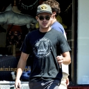 zac-efron-lunch-with-dylan-16.jpg