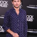 zac-efron-rock-of-ages-los-angeles-premiere-31.jpg