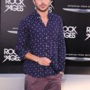 zac-efron-rock-of-ages-los-angeles-premiere-34.jpg