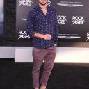 zac-efron-rock-of-ages-los-angeles-premiere-43.jpg