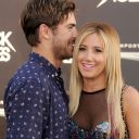 zac-efron-rock-of-ages-los-angeles-premiere-67.jpg