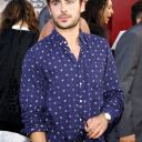 zac-efron-rock-of-ages-los-angeles-premiere-80.jpg