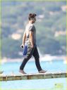 zac-efron-shirtless-july-4-saint-tropez-04.jpg